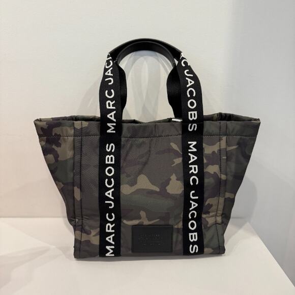 MARC JACOBS 4S5HTT033H02 Large Nylon Tote Bag Camo Multi